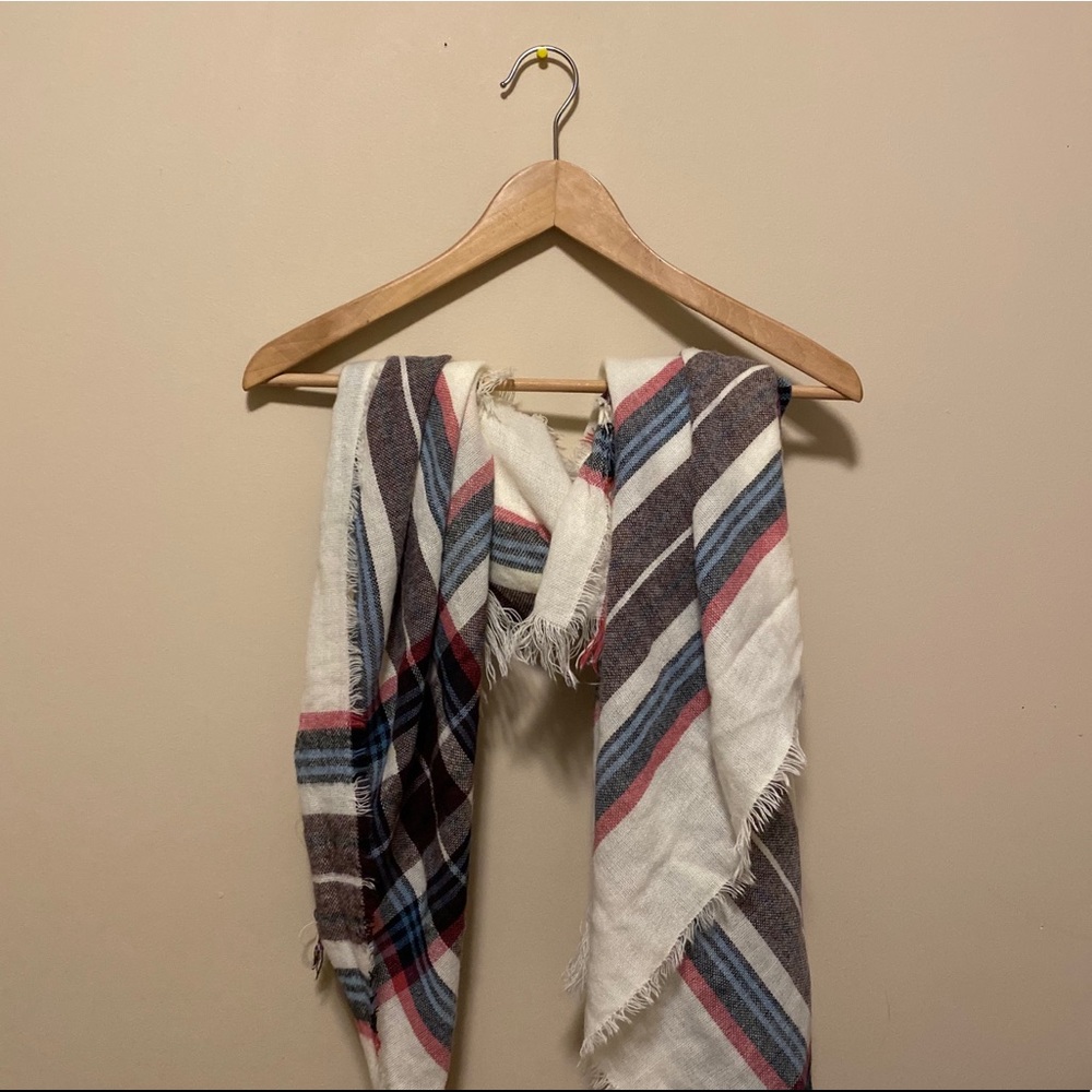 Fall scarf - Picture 3 of 3